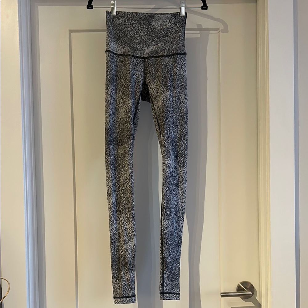 Lululemon Wunder Under High-Waisted leggings Size 4